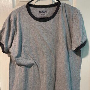 3/$15.00 Men's Gildan T-Shirt L